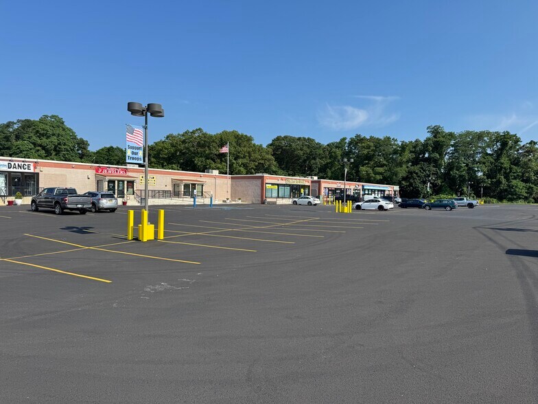 More Photos Of 29 Rocky Point Yaphank Rd, Rocky Point Storefront For Lease