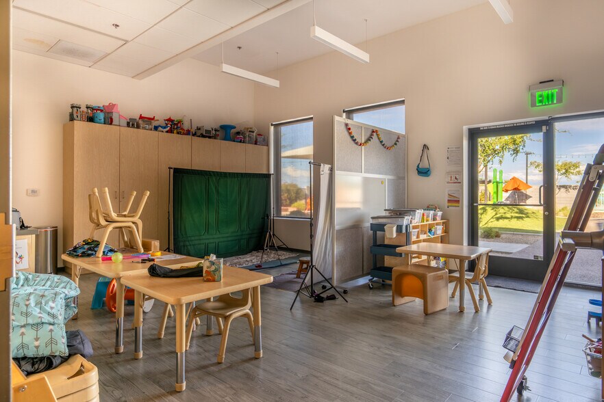 More Photos Of 3202 E Mountain View Rd, Phoenix Schools For Sale