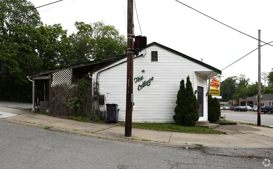 More Photos Of 2401 Alexandria Pike, Newport General Retail For Sale