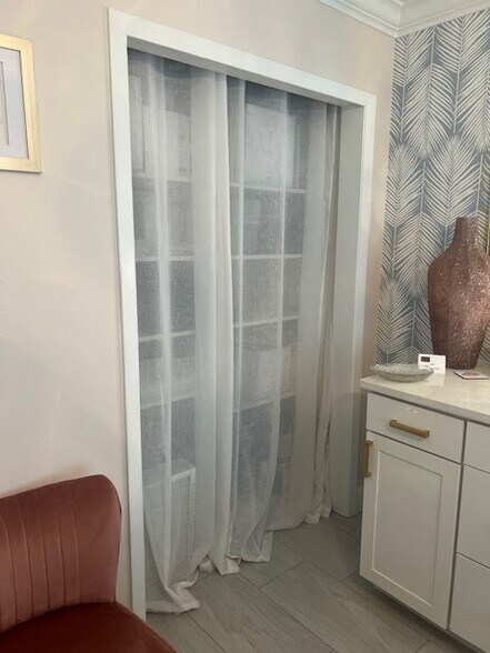 More Photos Of 2200 49th St N, Saint Petersburg Medical For Sale