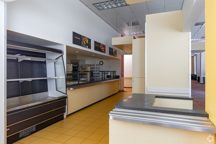 More Photos Of 13401 N I-45, Houston Office For Sale