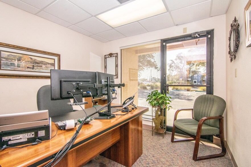 More Photos Of 13080 S Belcher Rd, Largo Office For Lease