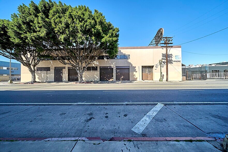 More Photos Of 3435-3535 S Broadway, Los Angeles Warehouse For Sale