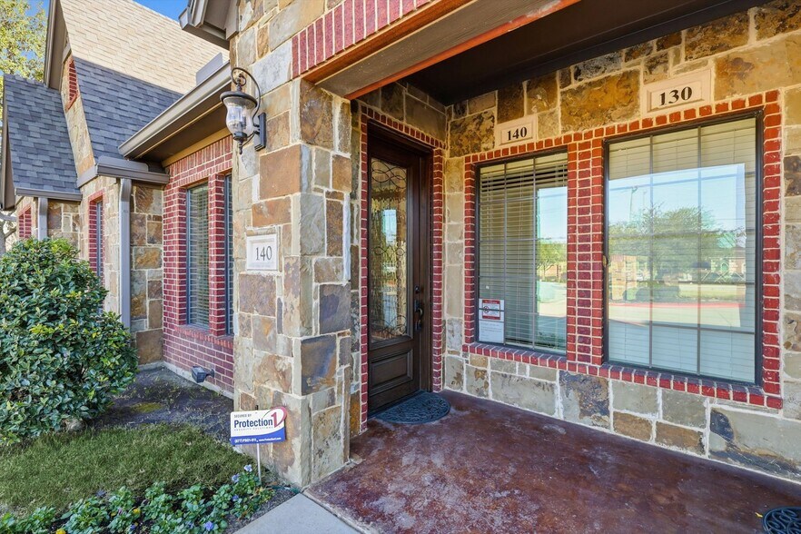 More Photos Of 1117 Glade Rd, Colleyville Medical For Lease