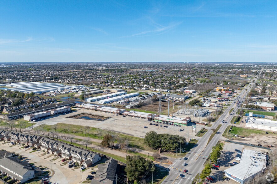 More Photos Of 6211 Barker Cypress Rd, Katy Unknown For Lease