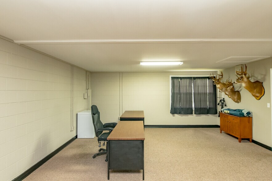 More Photos Of 1266 E Stuart Dr, Hillsville Industrial For Sale