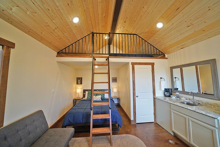 More Photos Of 1752 W Plains Dr, Apple Valley Hotel For Sale