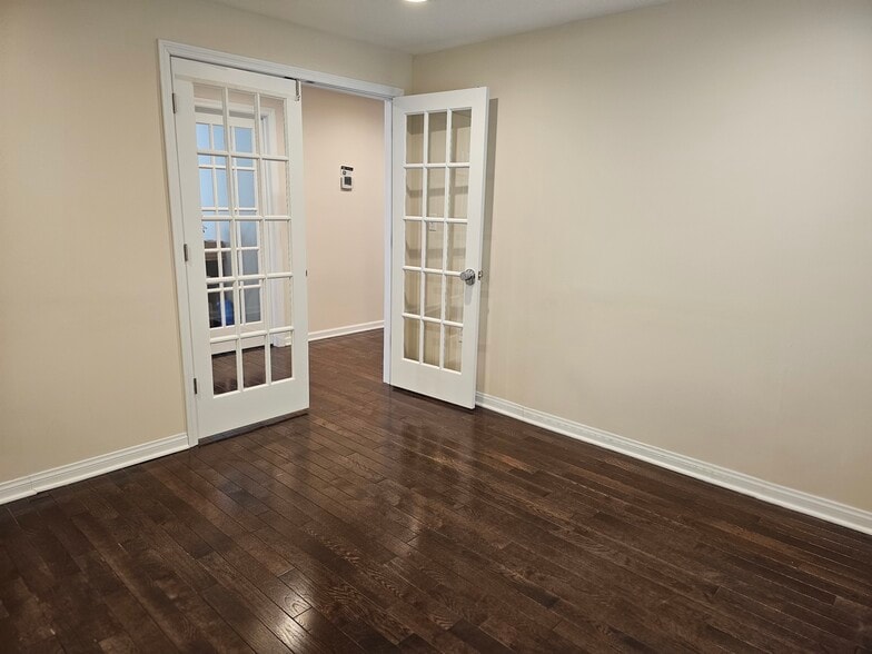 More Photos Of 27 S Royal Ave, Front Royal Medical For Lease