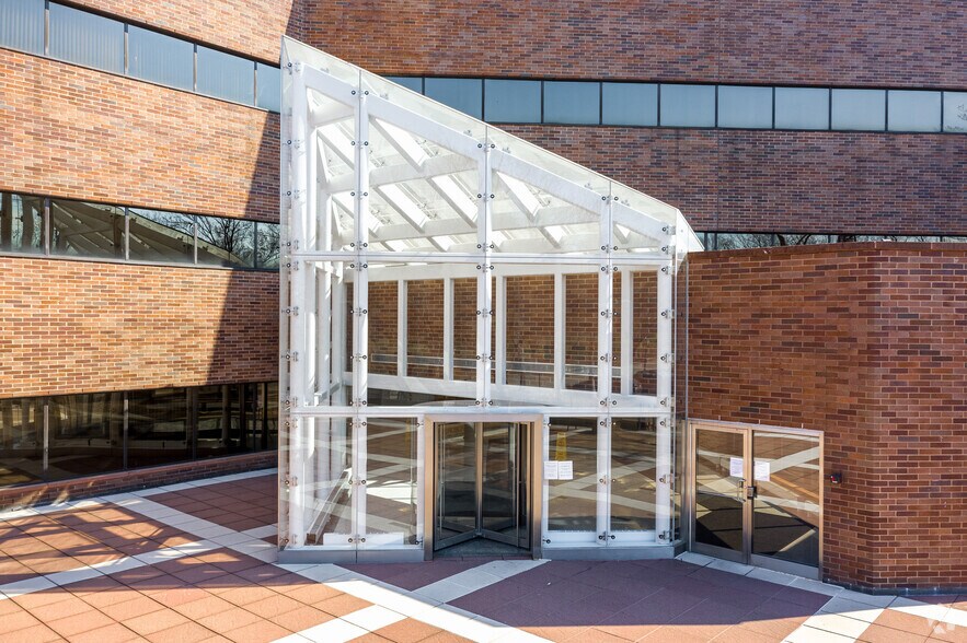 More Photos Of 7 Campus Dr, Parsippany Office For Lease