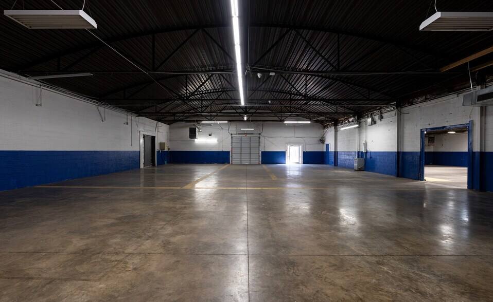 More Photos Of 1941 Haw River Hopedale Rd, Burlington Warehouse For Sale