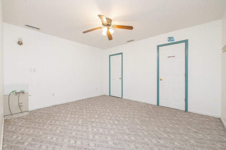 More Photos Of 7717 Richmond Tappahannock Hwy, Aylett Storefront Retail Office For Sale