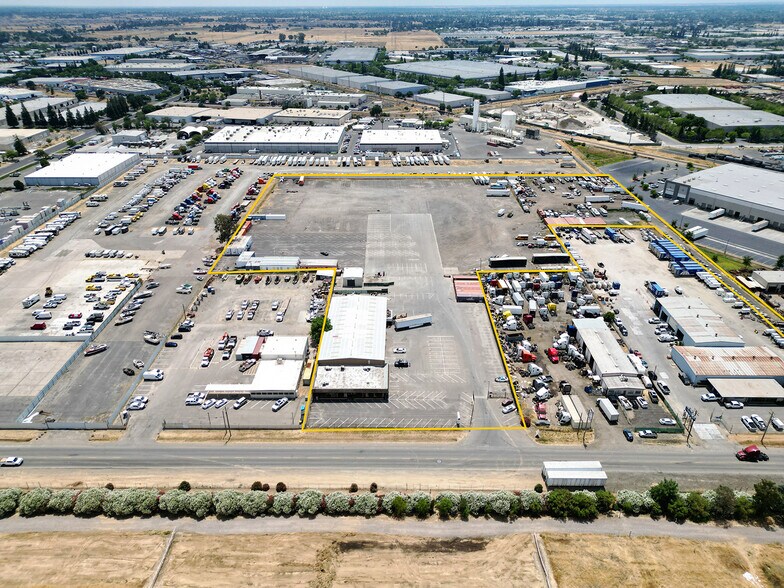 More Photos Of 8732 Fruitridge Rd, Sacramento Warehouse For Lease