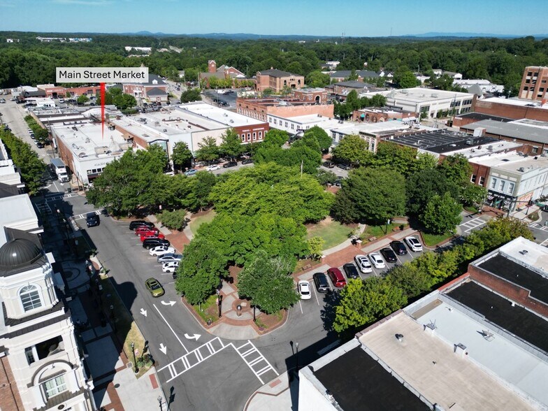 More Photos Of 118 Main St SW, Gainesville Freestanding For Lease