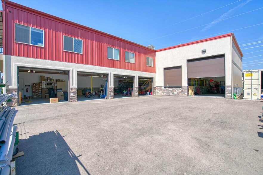 More Photos Of 1120 Boston Ave, Longmont Warehouse For Lease
