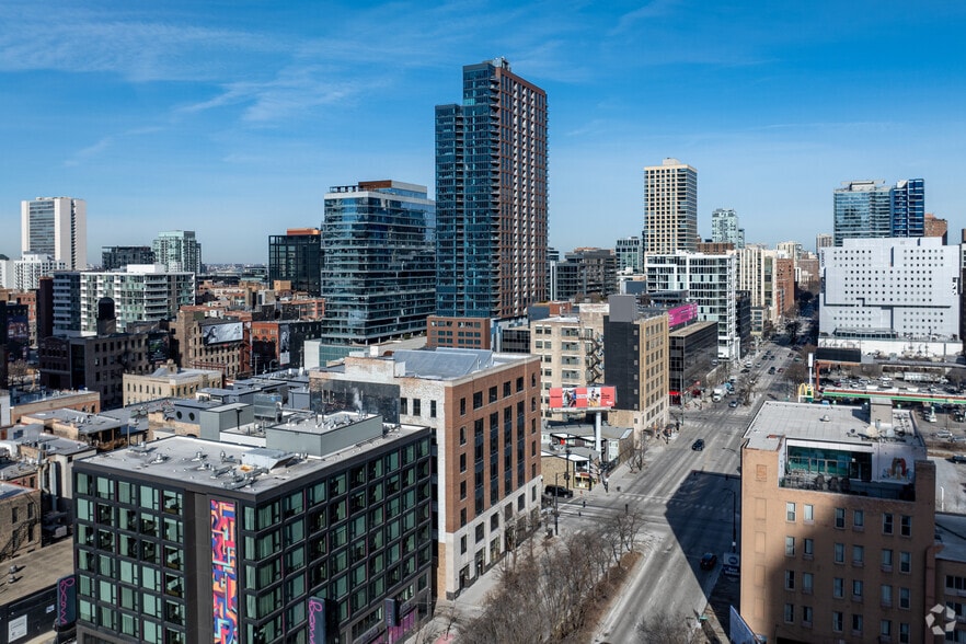 More Photos Of 540 N LaSalle St, Chicago Loft Creative Space For Lease