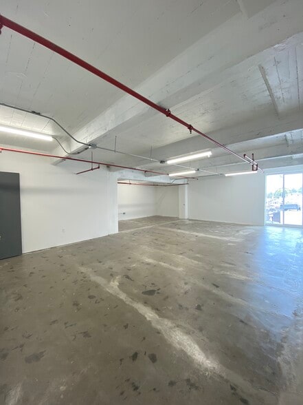 More Photos Of 901 E 31st St, Los Angeles Manufacturing For Lease
