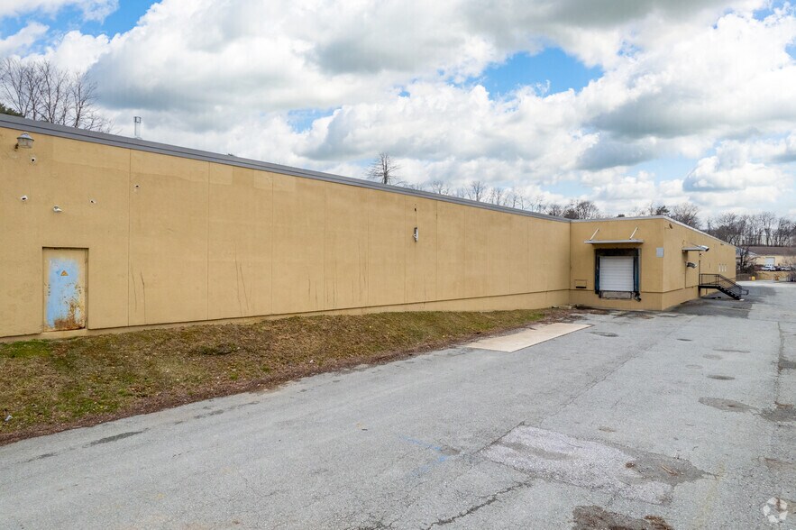 More Photos Of 400 E Locust St, Dallastown Manufacturing For Lease