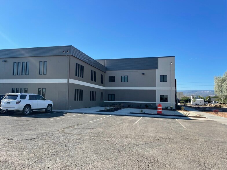 More Photos Of 2515 Foresight Cir, Grand Junction Medical For Lease