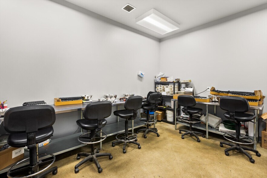 More Photos Of 6250 Paramount Blvd, Long Beach Warehouse For Sale
