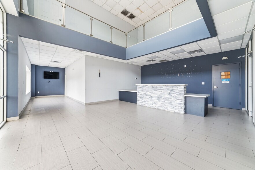 More Photos Of 6631 N Sam Houston Pky W, Houston Warehouse For Lease