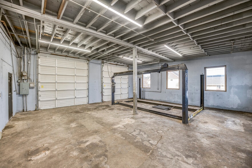 More Photos Of 452 SE Main St, Willamina Auto Repair For Sale