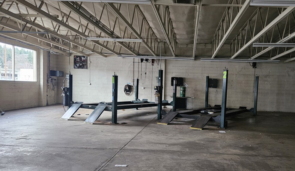 More Photos Of 1301 W 2nd Ave, Spokane Auto Repair For Lease