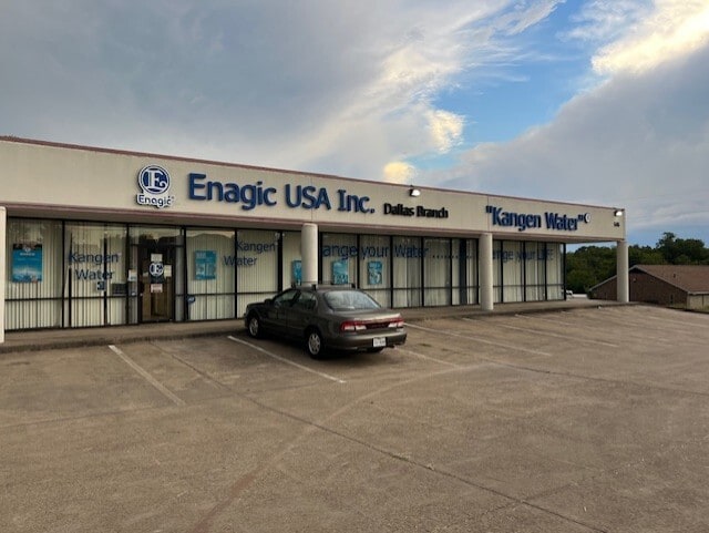 More Photos Of 545 Rowlett Rd, Garland Freestanding For Sale