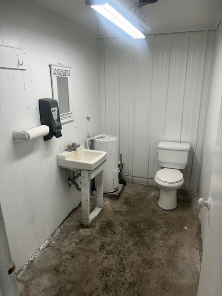 More Photos Of 290 Cortland Rd, Dryden Flex For Sale