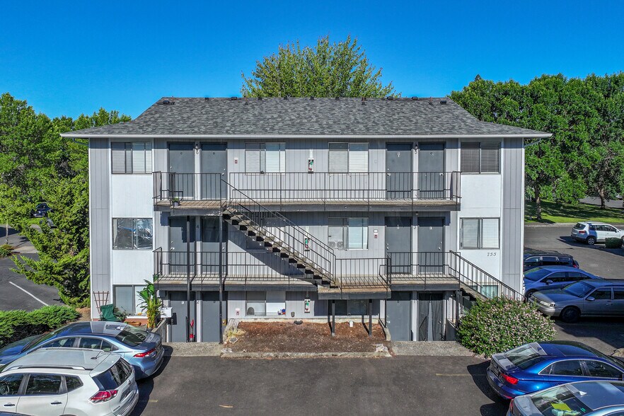 More Photos Of 760 NW 21st St, Corvallis Apartments For Sale