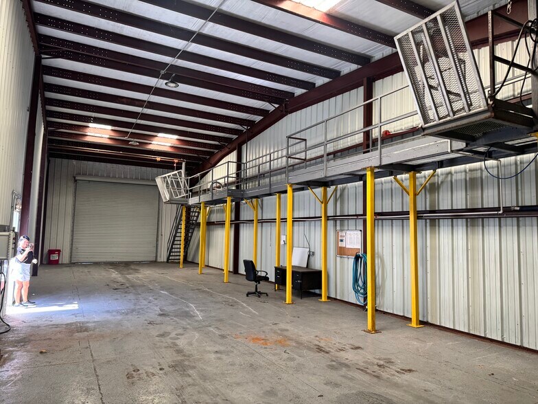 More Photos Of 544 Airglades Blvd, Clewiston Distribution For Lease