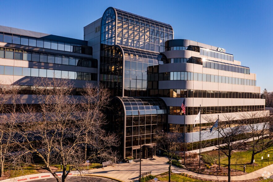 More Photos Of 4343 Commerce Ct, Lisle Office For Lease