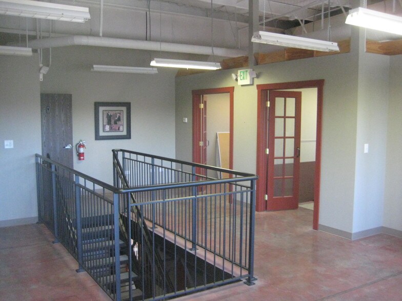 More Photos Of 15334 E Hinsdale Cir, Centennial Light Manufacturing For Lease