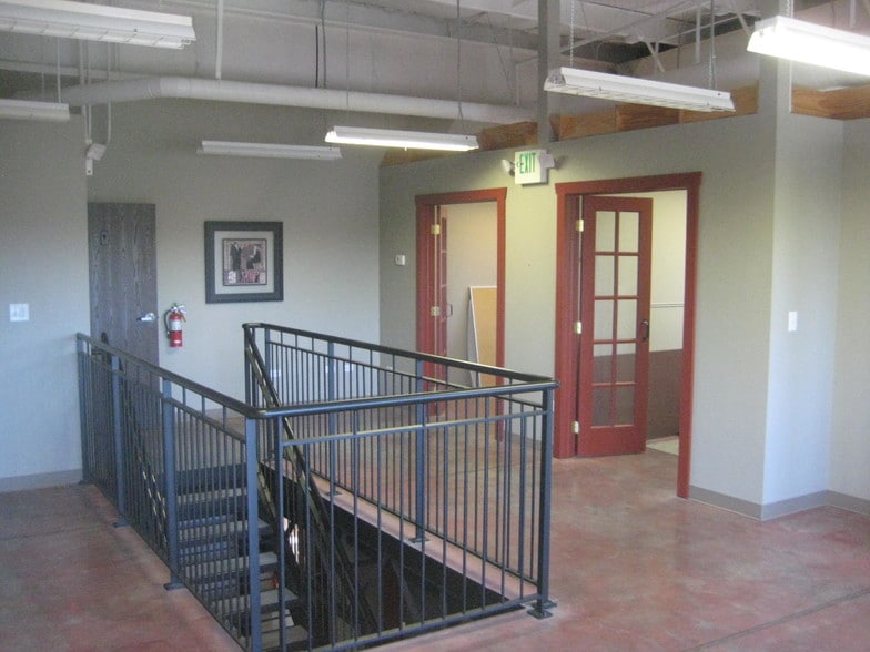 More Photos Of 15334 E Hinsdale Cir, Centennial Light Manufacturing For Lease