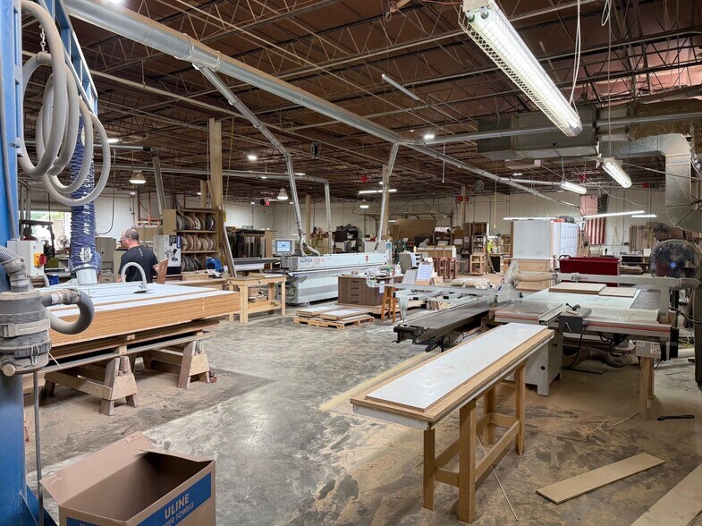 More Photos Of 2190 Defoor Hills Rd NW, Atlanta Light Distribution For Sale