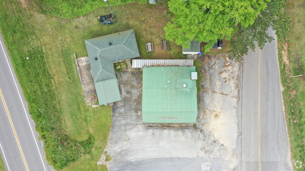 More Photos Of 11 Pine Harbor Rd, Pell City Restaurant For Sale