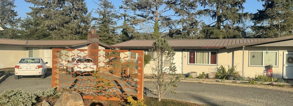 More Photos Of 1715 S Franklin St, Seaside Apartments For Sale