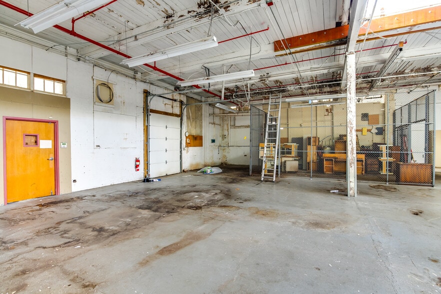 More Photos Of 3661 W Shore Rd, Warwick Warehouse For Sale