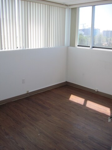 More Photos Of 333 Arthur Godfrey Rd, Miami Beach Office For Lease