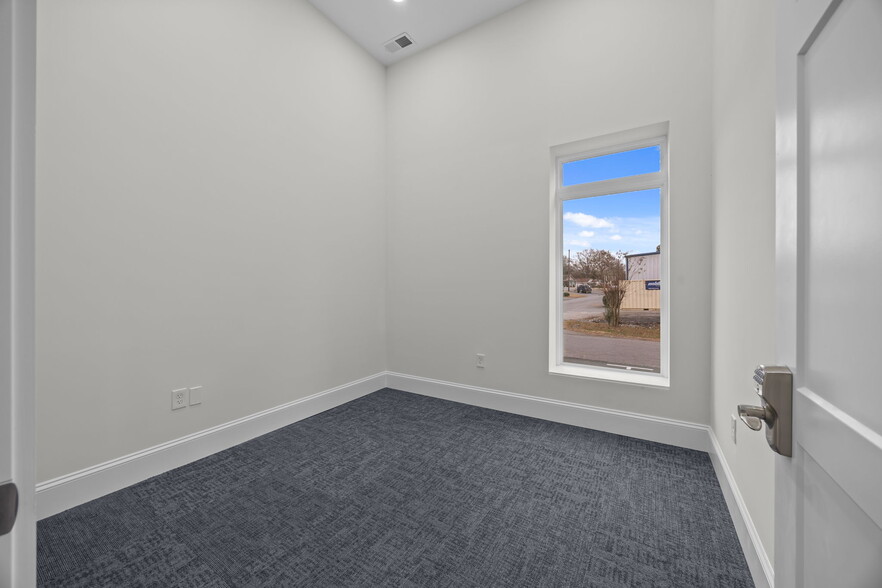 More Photos Of 1484 Dale Earnhardt Blvd, Kannapolis Freestanding For Lease