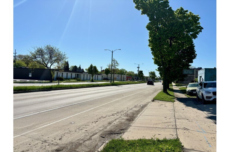 More Photos Of 6155 W Fond Du Lac Ave, Milwaukee Auto Repair For Sale