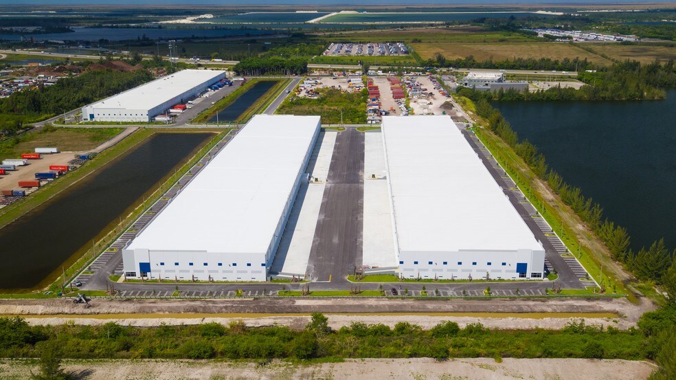 More Photos Of 15002 NW 107th Ave, Hialeah Gardens Distribution For Lease
