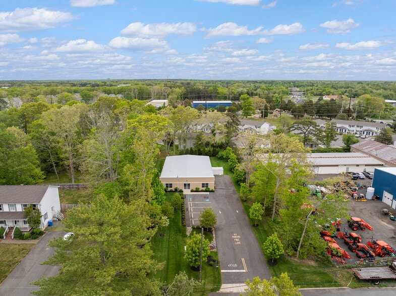 More Photos Of 30 Bolton Ln, West Creek Light Distribution For Sale
