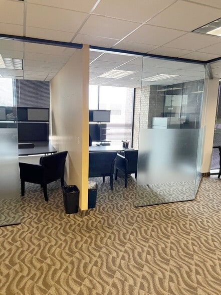 More Photos Of 405 W Loop 820 S, Fort Worth Office For Lease