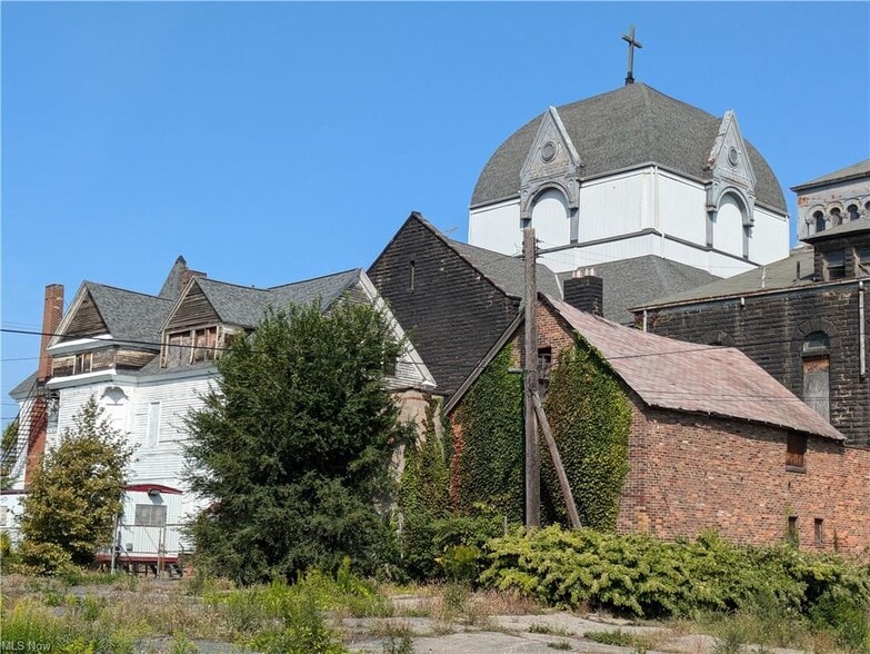 More Photos Of 2311 E 55th St, Cleveland Office For Sale