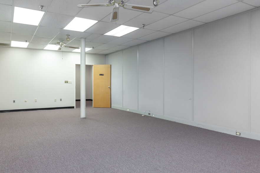 More Photos Of 616 E Landis Ave, Vineland Office Residential For Lease