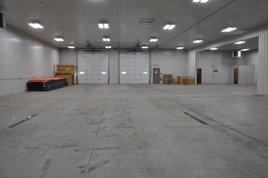 More Photos Of 23823-23865 67th Ave, Saint Cloud Light Distribution For Lease