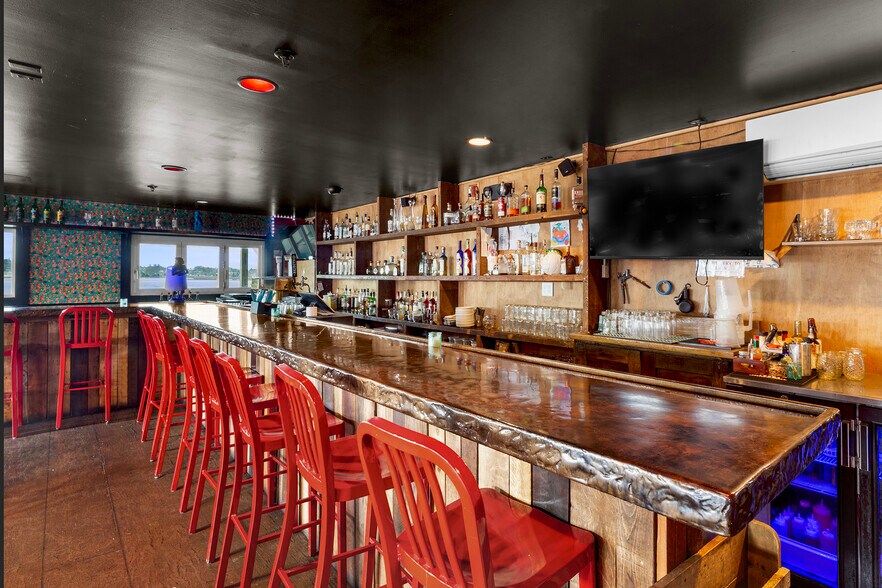 More Photos Of 116 Aquidneck Ave, Middletown Restaurant For Sale