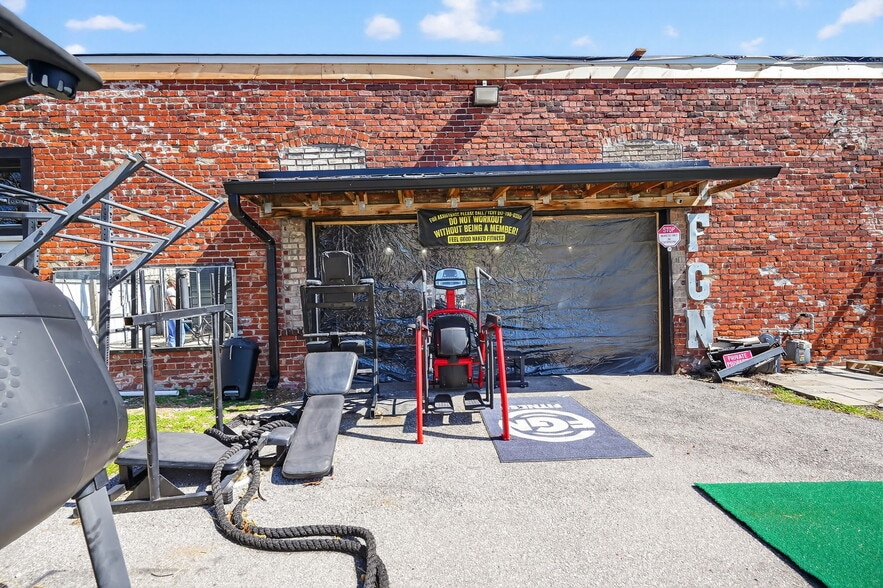 More Photos Of 1628 E Bates St, Indianapolis Warehouse For Sale