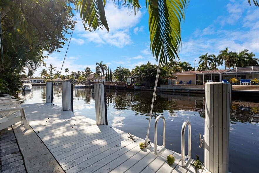 More Photos Of 5821 NE 14th Way, Fort Lauderdale Flex For Sale