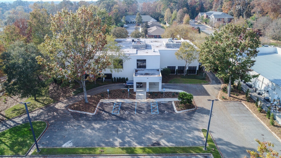 More Photos Of 2160 Capital Cir NE, Tallahassee Medical For Lease